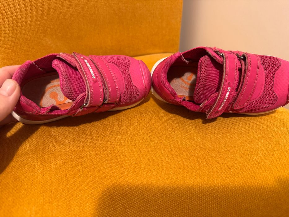 Cablu USB și Biomecanics fuchsia nr 25