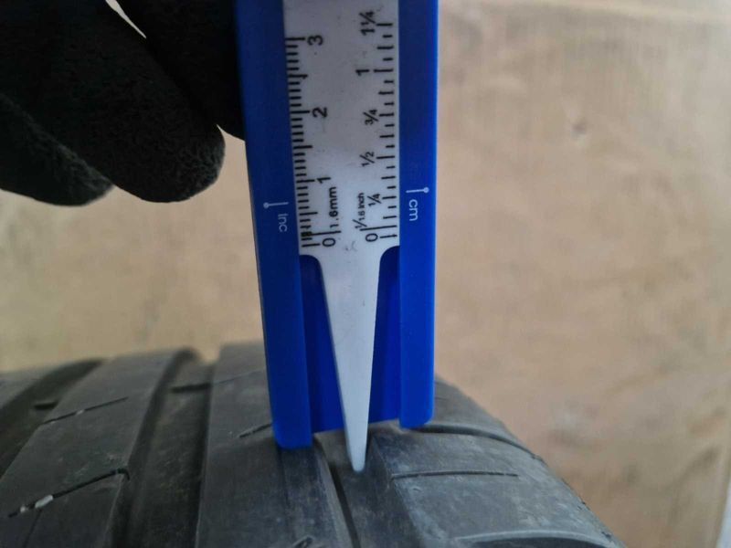 4 Goodyear R17 215/55
летни гуми
DOT4220