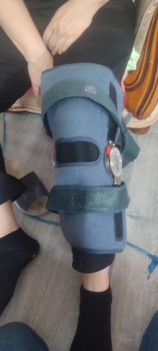 Продам коленный ортез