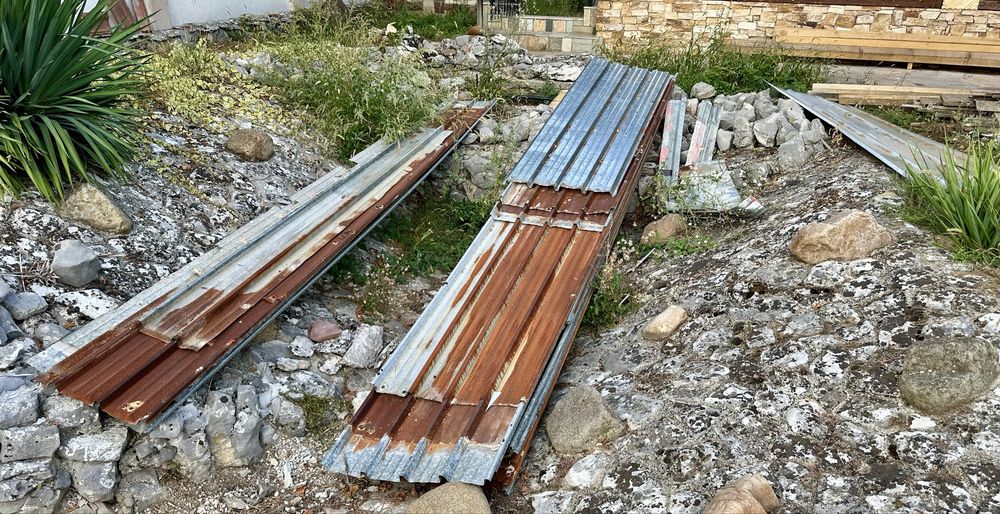 Поцинкована профилирана ламарина за навеси и постройки – около 80 кв. м. покривна площ