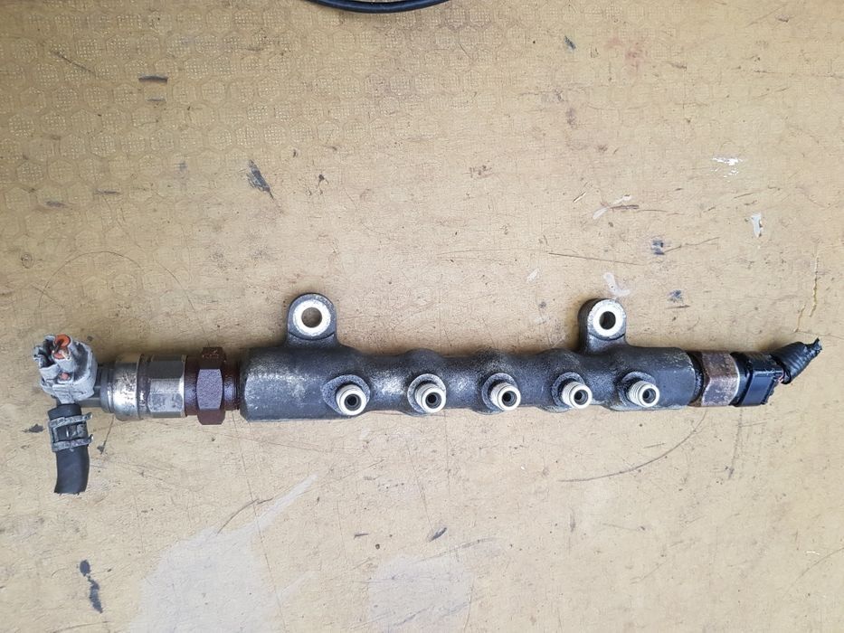 Rampa injectoare toyota corolla verso, motor 2,2,D4D