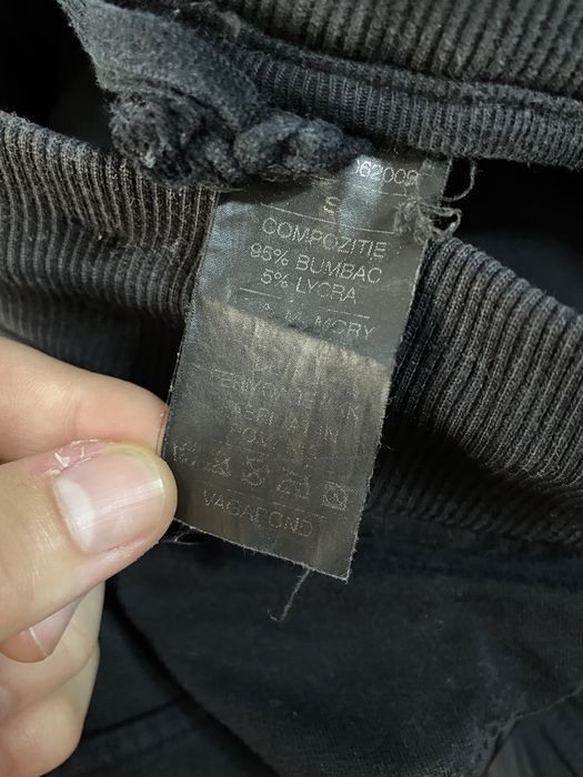 Pantaloni si tricou vagabond