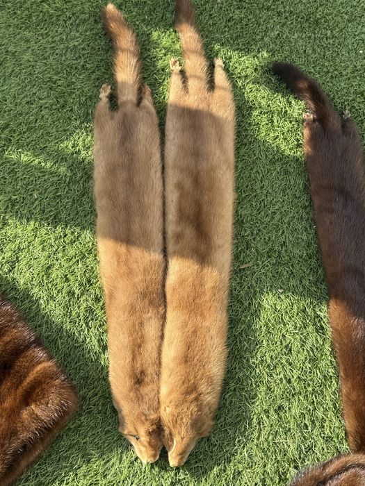 2 piei naturale de nurcă bej