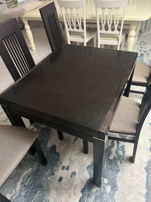 Стол обеденный и стулья