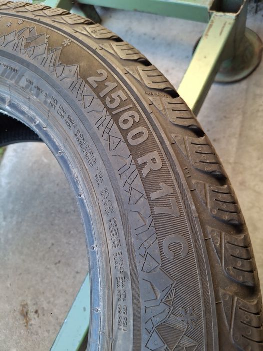 4 Anvelope  de iarnă 215 60 r17C Semperit