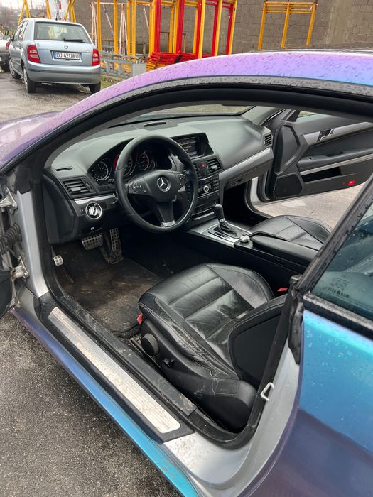 Vând Mercedes e 220