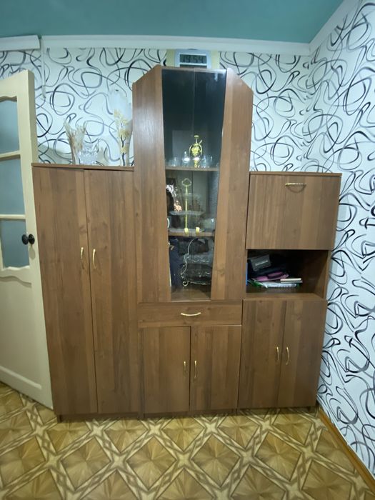 Шкаф в гостиную, состоит из 3 шкафов