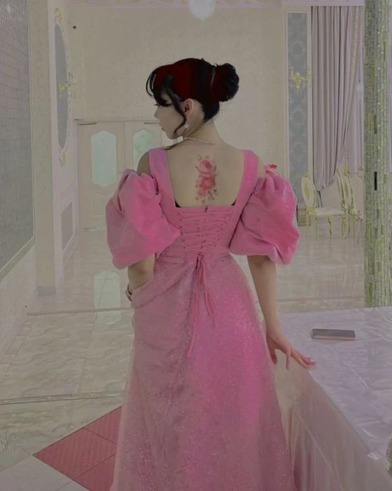 Платье вечернее в розовом цвете