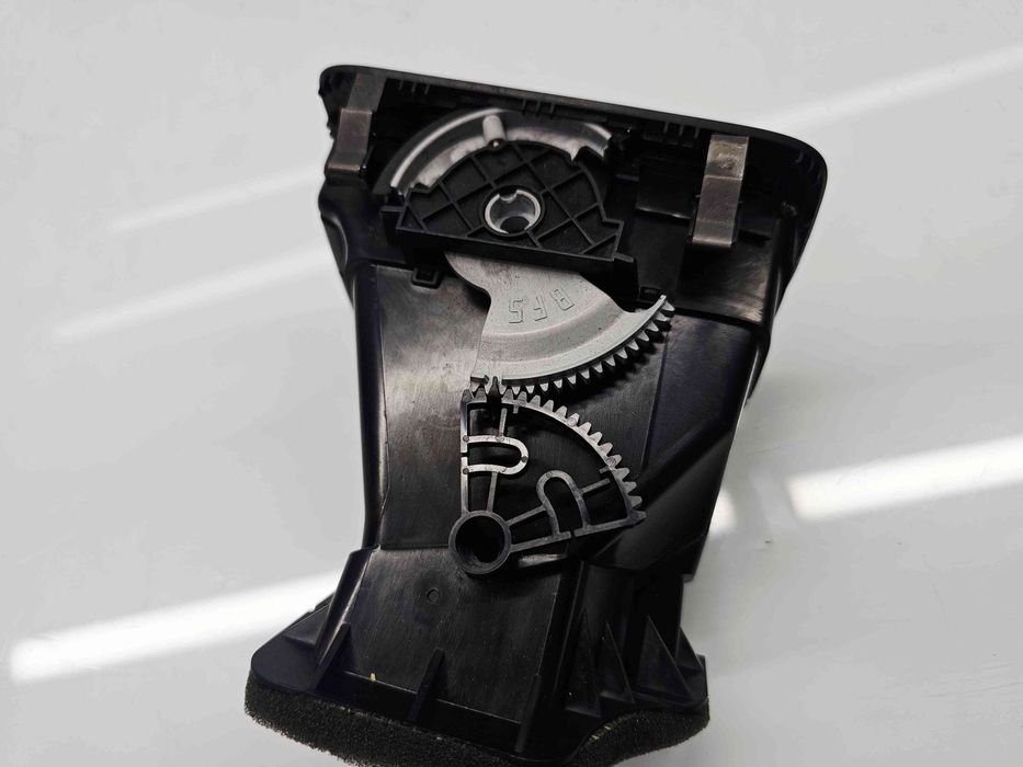 Grila aerisire dreapta Volkswagen Golf 6 (5K1) [Fabr 2009-2013] 5K081