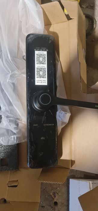 Incuietoare inteligenta cu aplicație