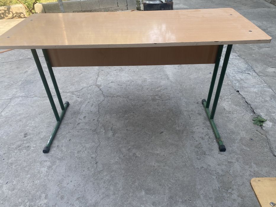 Парта стуллар сотилади