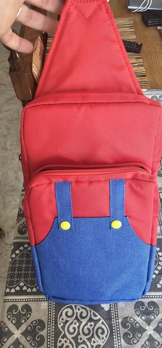 Раничка и кейс Super Mario  за Nintendo Switch