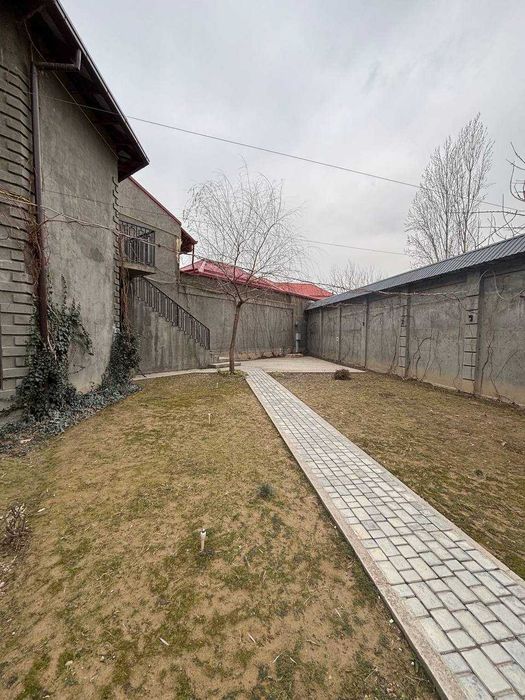 СРОЧНО !! Продаётся участок в Яшнабаде 6 соток фасад 45 метр