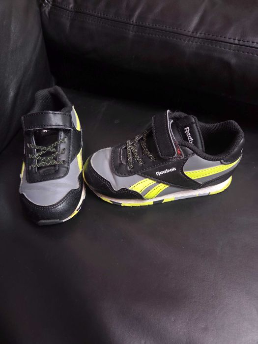 Adidasi baieti reebok