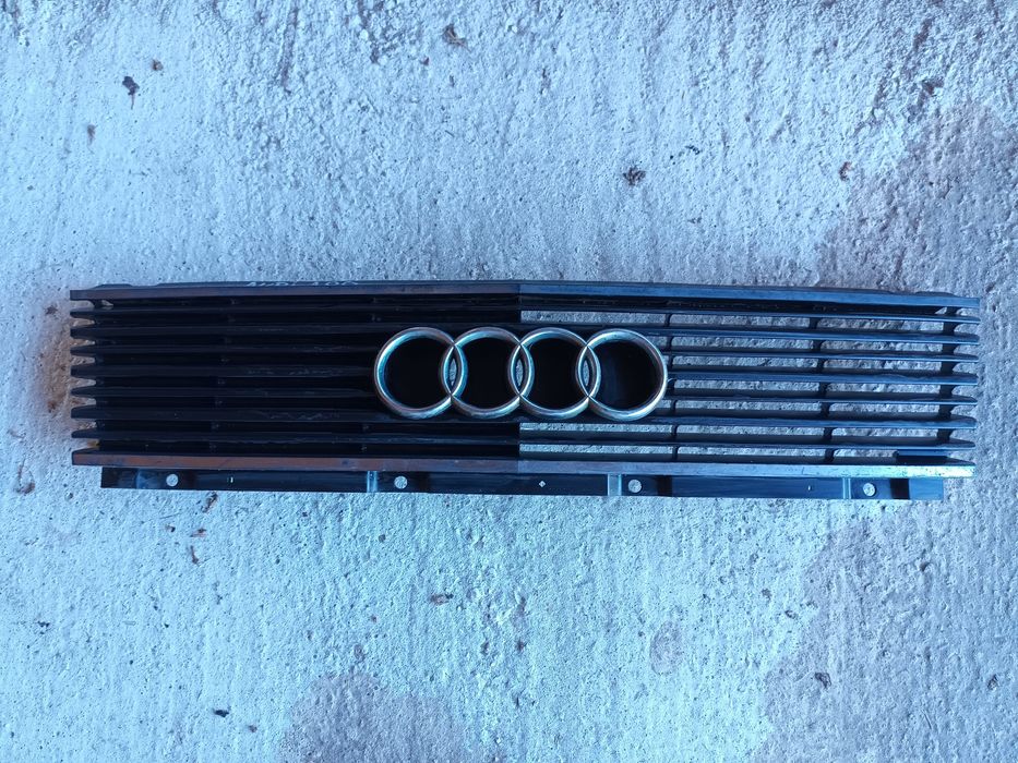 Продавам решетка за audi 100