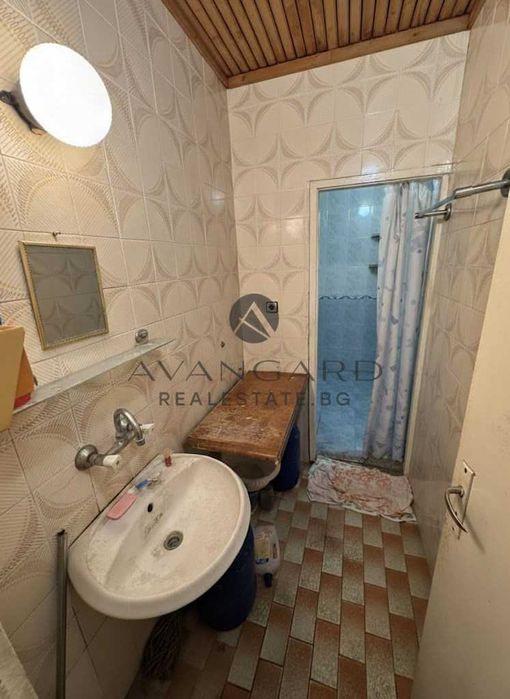 Продава се Тристаен апартамент в Пловдив, Кючук Париж - 94 кв.м за 760 €/кв.м - Снимка #9