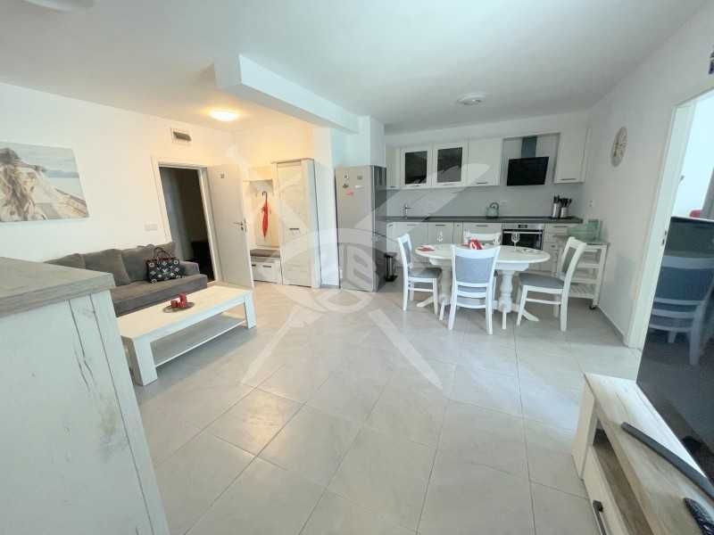 Продава се Тристаен апартамент в к.к. Слънчев бряг - 90 кв.м за 1445 €/кв.м - Снимка #1