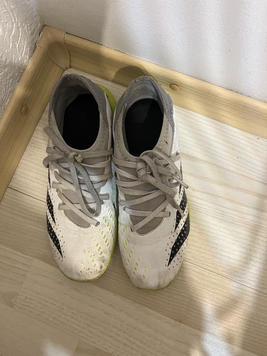 Adidasi fotbal fara crampoane