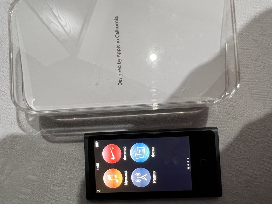 Apple iPod nano 7-го поколения, объёмом 16 ГБ.