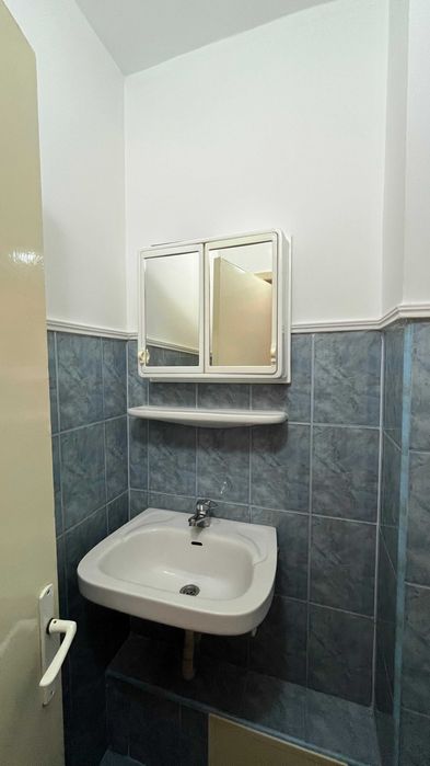 Închiriez apartament 3 camere