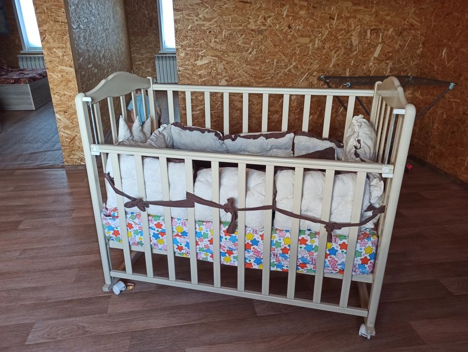 Продам детскую кроватку