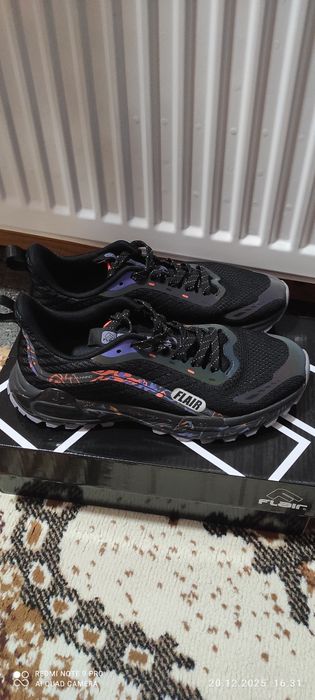 Унисекс маратонки Flair