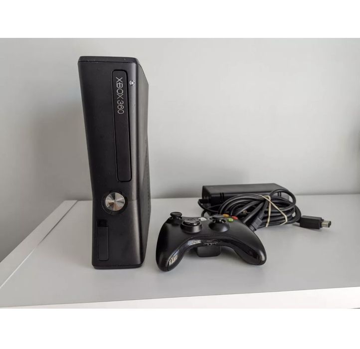 Приставка XBOX 360
