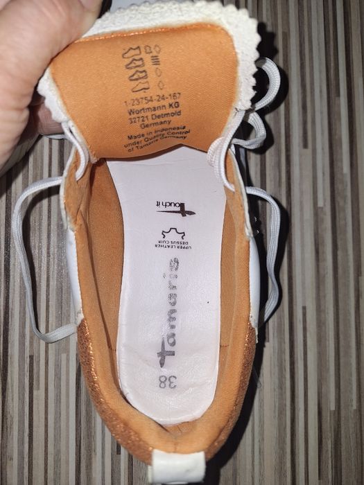 Sneakers/adidași piele Tamaris mărime 38.