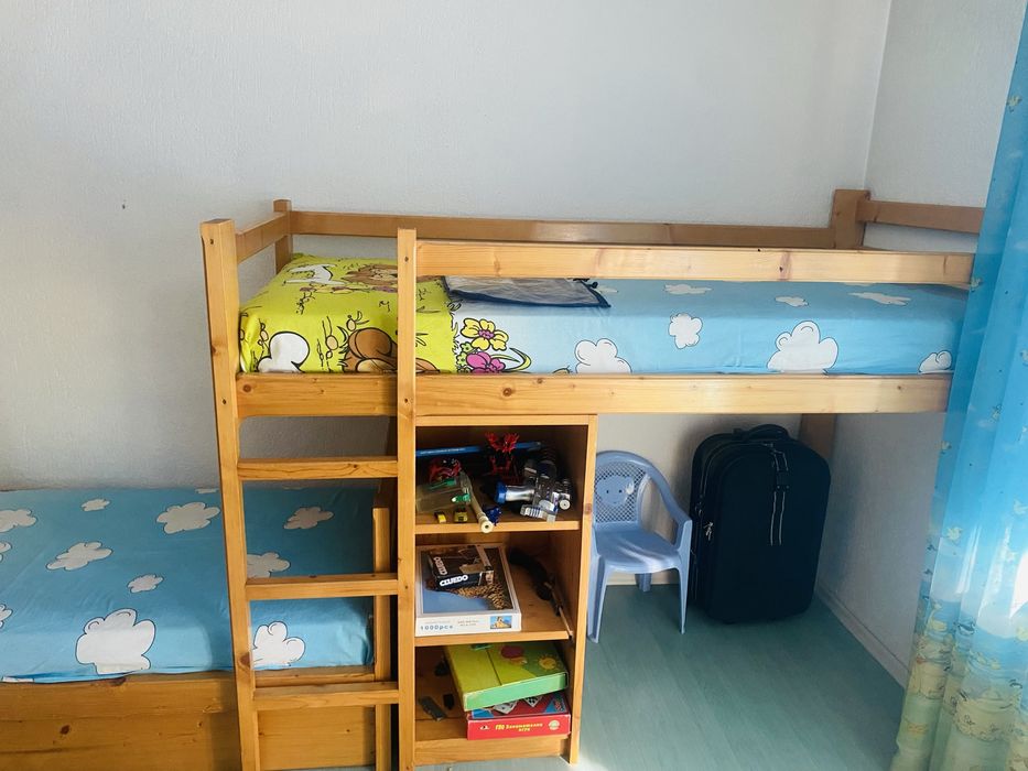 Две легла на два етажа от масив с матраци