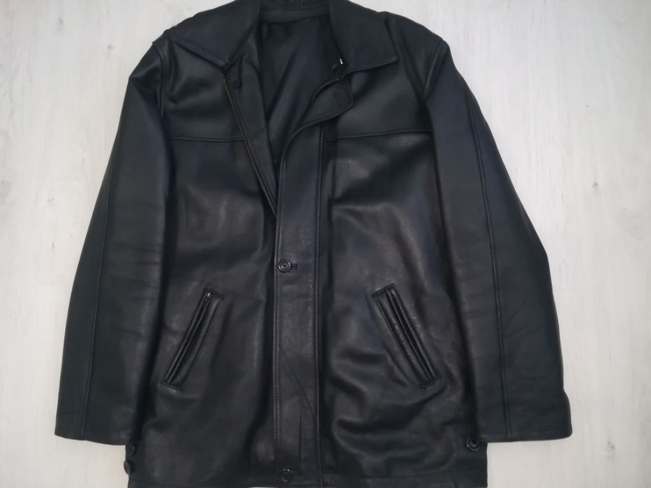 Haina groasa piele stare foarte buna