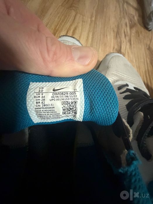 Продам оригинальные кроссовки Nike