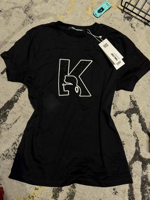 Оригинални дамски тениски Armani Karl Lagerfeld S размер