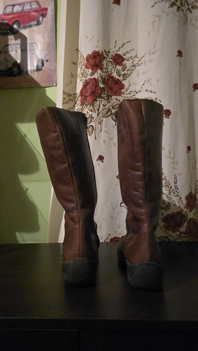 Дамски ботуши нови номер 40