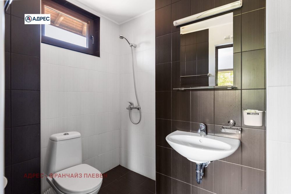 Продава се Къща в с. Орешак, Област Ловеч - 166 кв.м за 1173 €/кв.м - Снимка #10