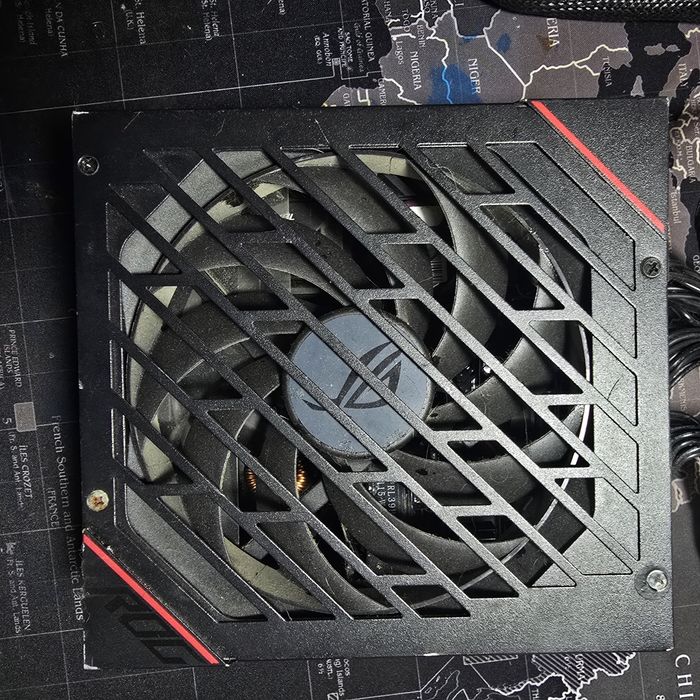 Sursă Asus 750w modulară