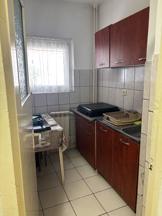 Dau in chirie garsoniera 1 camera recent renovata  39 de m2 cu balcon,str Liliacului langa parcu Salca,Lotus,Lidl ,kaufland ,profi
