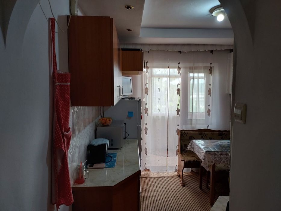Vand apartament str mioritei nr 10