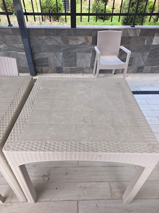 Градински столове и маси