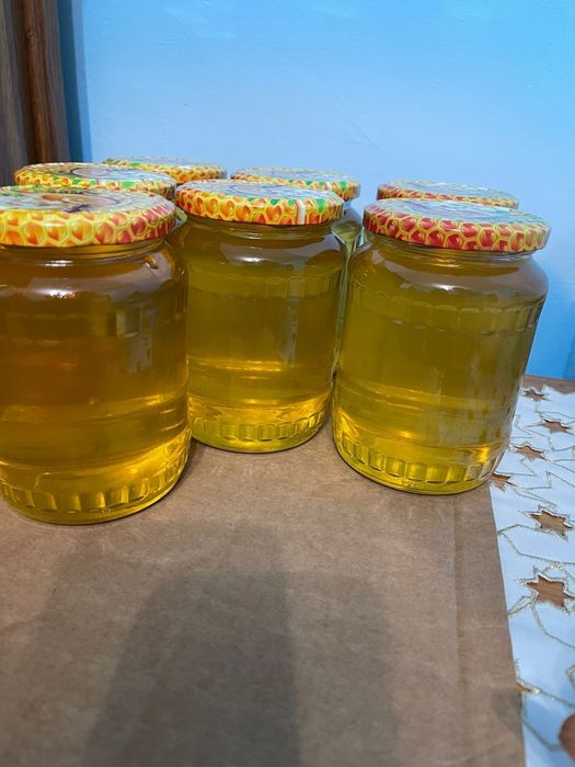 Vand miere de albine naturala salcam