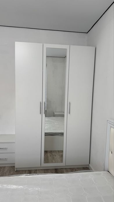 Продам спальный гарнитур бу