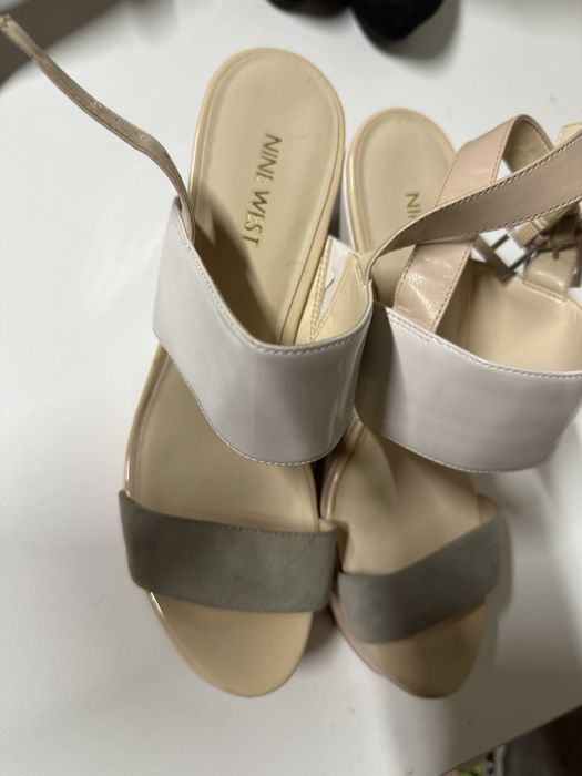 Босоножки кожаные