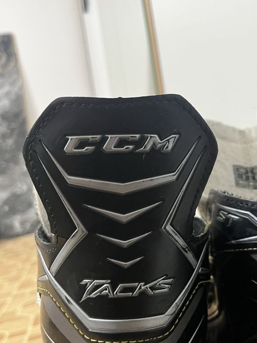 ccm tacks коньки