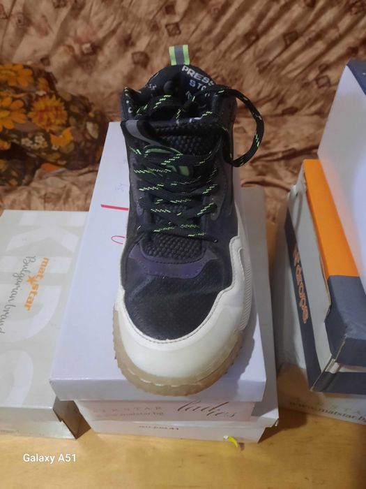 Продавам детски обувки