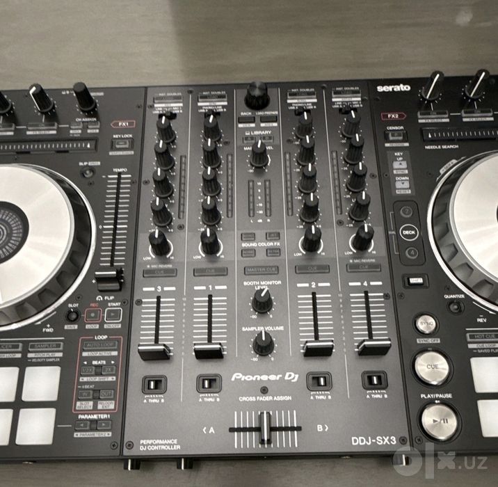 PIONEER DDJ-SX3 DJ-контроллер