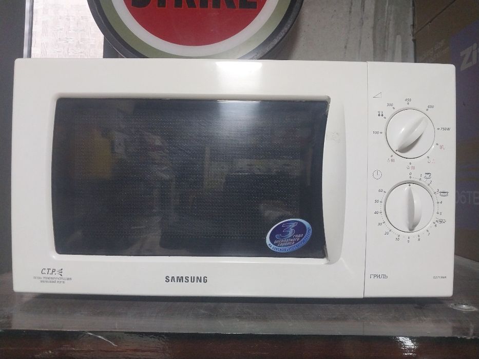 Микроволновка и печь рабочий