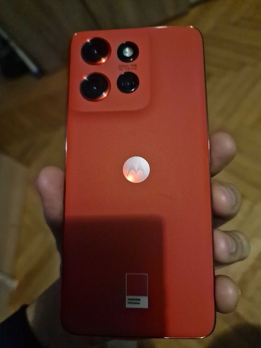 неупотребявани Motorola Edge 50 Neo в гаранция, 256GB, 8GB RAM, 5G, Poinciana + moto buds Starlight Blue/Marine