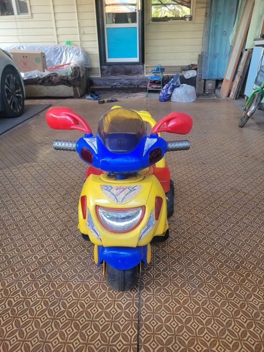 Детские игрушки. Велосипед. Мопед. Трактор.