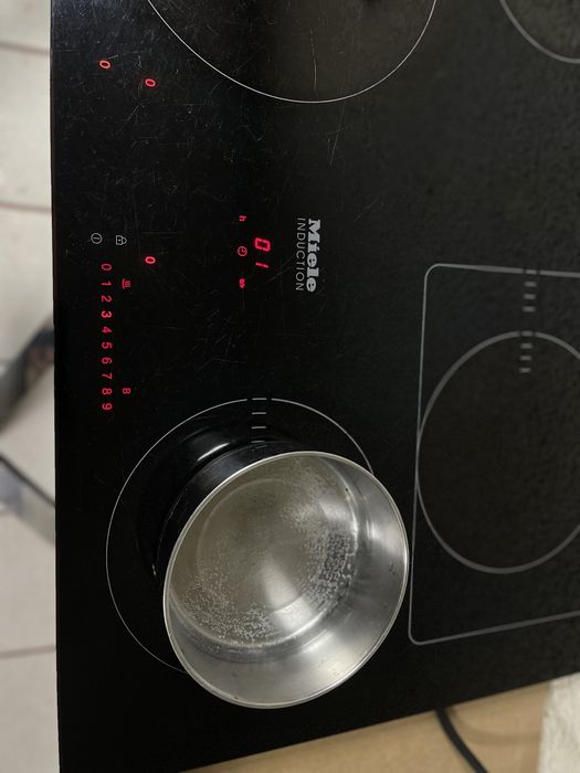 Индукционен готварски плот за вграждане Miele KM 6351