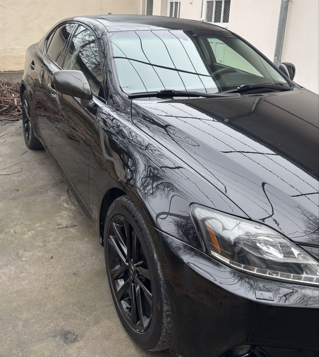 lexus is 250 sotiladi