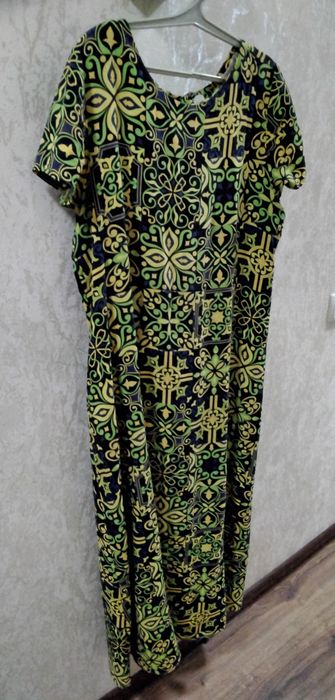 Красивые платья в отличном состоянии